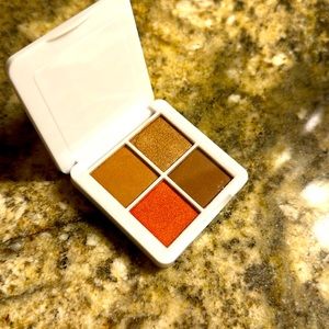 Estate mini pigment palette of eyeshadow